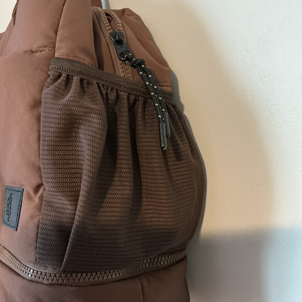 Free People Movement Camel Gym Bag / Tote with Removeable Shoulder Strap - Picture 5 of 15